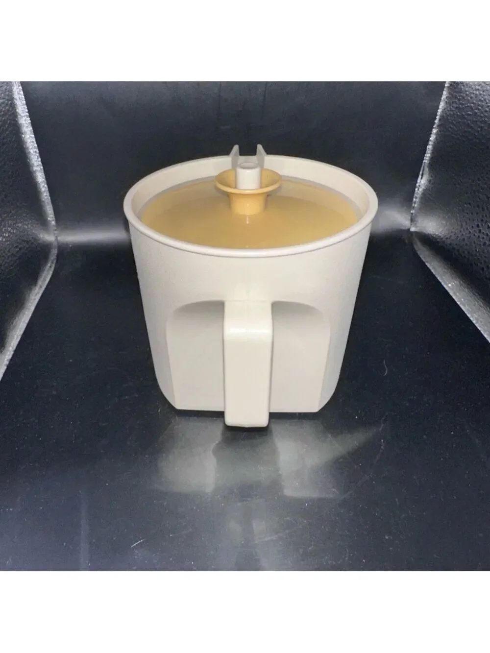 Vintage Tupperware Creamer Push Button Lid Beige Gold Reteo MCM #1414-2
